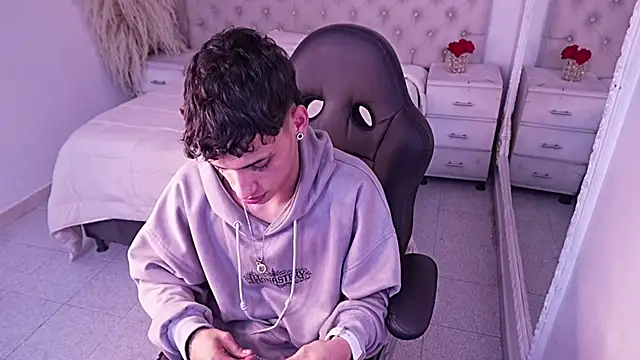 JhoanLeandro online show from April 2026 06:20:01 AM