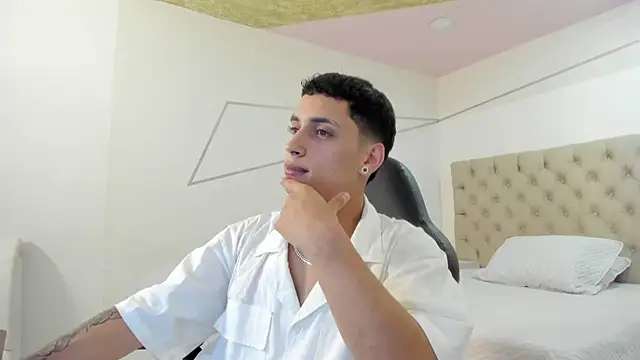 JhoanLeandro online show from September 2025 05:30:01 AM