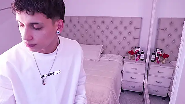 JhoanLeandro online show from April 2026 05:42:01 AM