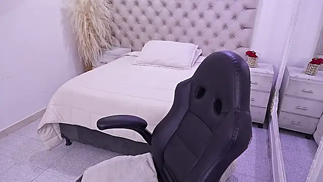 JhoanLeandro online show from April 2026 05:25:01 AM