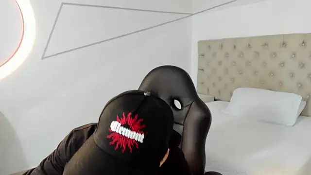 JhoanLeandro online show from February 2026 04:10:02 AM