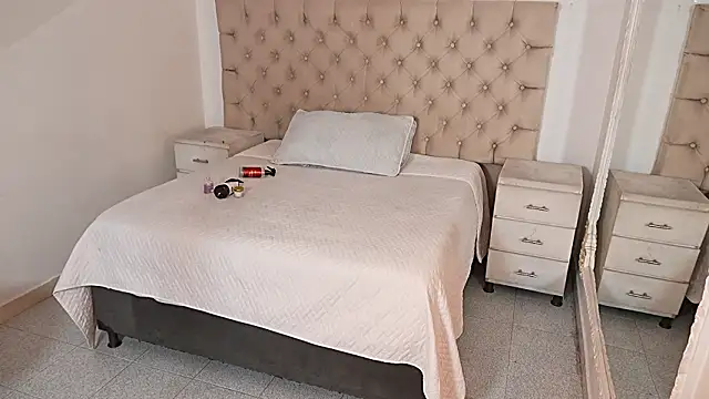 JhoanLeandro online show from March 2026 04:09:02 AM