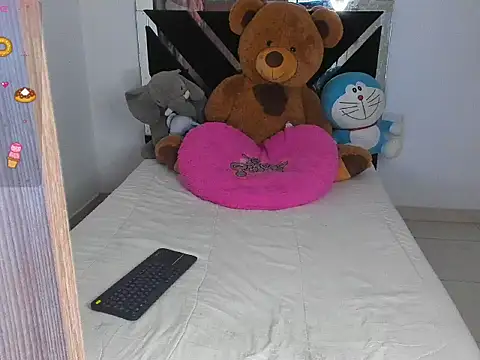 CatalinaSmith1 online show from September 2025 11:18:02 PM