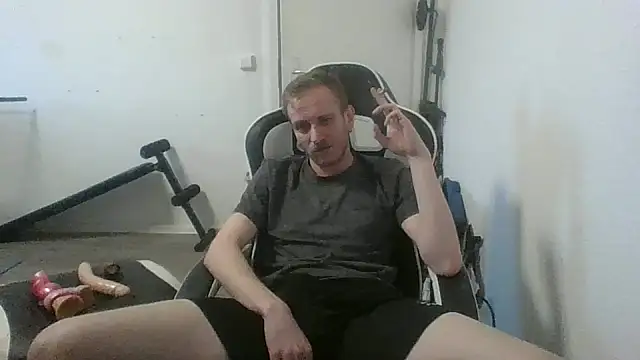 tonysworld95 online show from March 2025 05:04:01 PM