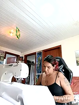 Pantaneirasexy online show from October 2025 06:31:01 PM