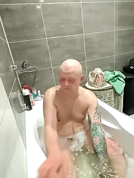 Snapshot of bouraktom6 chatting on November 2025 09:51:02 PM bouraktom6 online show from November 2025 09:51:02 PM