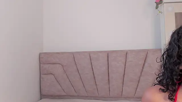 leahaltomm online show from October 2025 07:05:02 PM