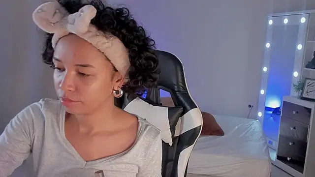 leahaltomm online show from February 2025 10:35:01 AM