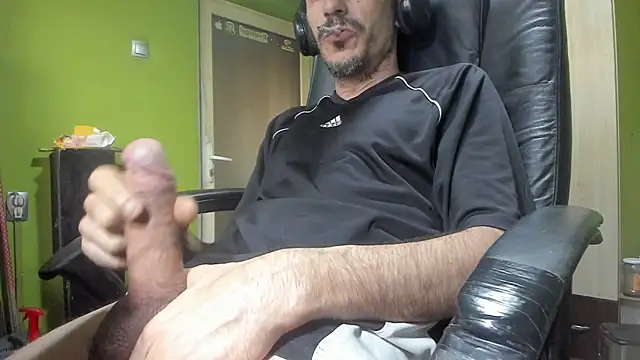 BigCumShoot online show from April 2026 05:02:01 AM