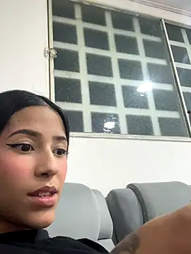 Snapshot of vicky_bass chatting on October 2025 04:00:01 AM vicky bass online show from October 2025 04:00:01 AM