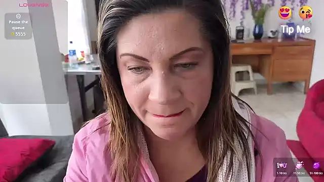 Snapshot of xxsexycutexxx chatting on October 2025 03:35:01 PM xxsexycutexxx online show from October 2025 03:35:01 PM