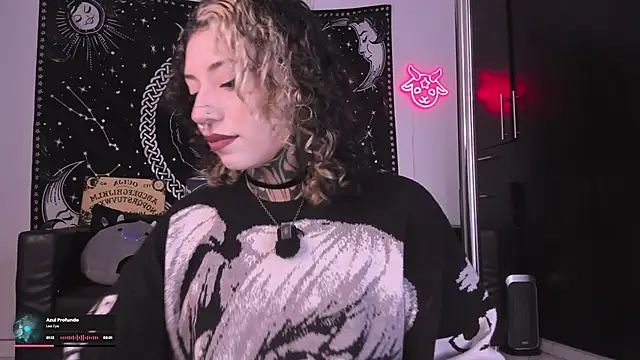 hazellwitch online show from October 2025 04:19:02 PM