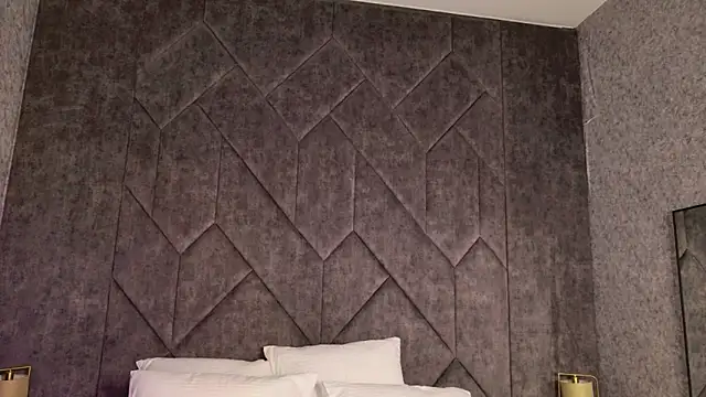 Kendra Parlow online show from December 2025 08:24:02 PM