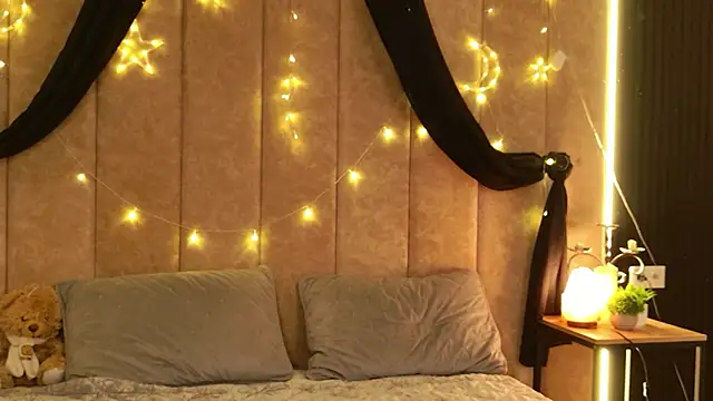 Kendra Parlow online show from February 2026 08:42:01 PM