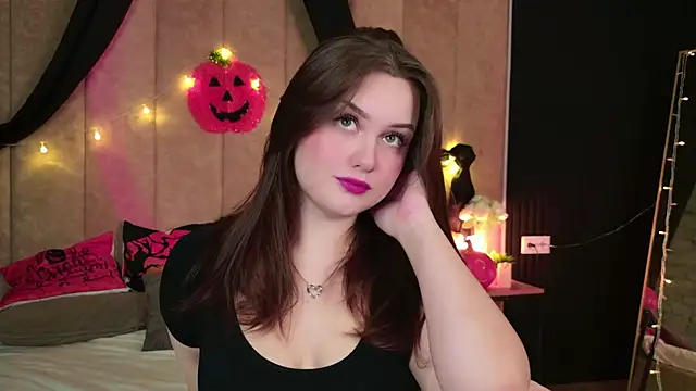 Snapshot of Kendra_Parlow chatting on October 2025 08:53:02 PM Kendra Parlow online show from October 2025 08:53:02 PM