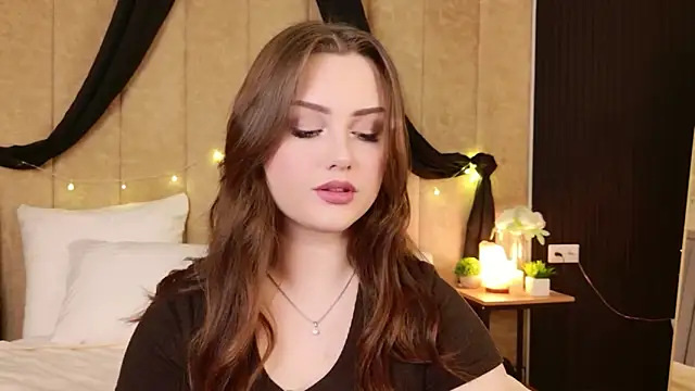 Kendra Parlow online show from December 2025 08:23:02 PM