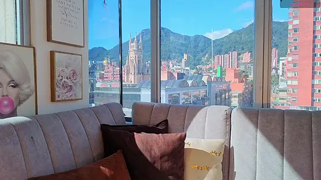 Daphne chers online show from October 2025 07:57:02 PM