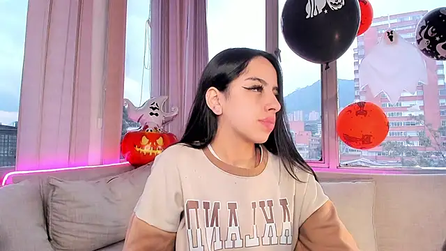 Daphne chers online show from October 2025 02:24:02 PM