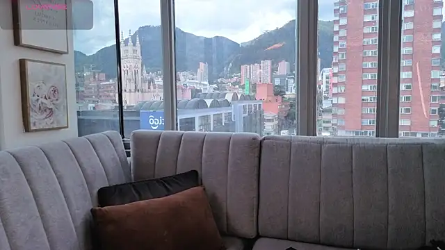 Daphne chers online show from April 2026 07:33:01 PM