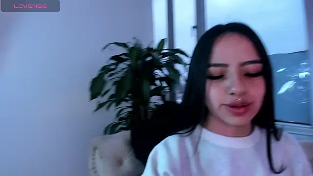 Daphne chers online show from March 2026 12:06:02 PM