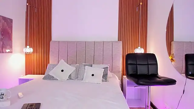 khloe-sweet online show from March 2026 12:49:02 PM