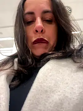 Snapshot of laarti chatting on November 2025 06:40:02 PM laarti online show from November 2025 06:40:02 PM