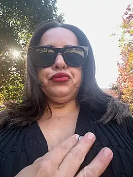 Snapshot of laarti chatting on October 2025 11:36:02 AM laarti online show from October 2025 11:36:02 AM