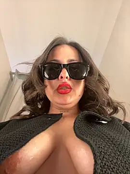 Snapshot of laarti chatting on September 2025 04:47:02 PM laarti online show from September 2025 04:47:02 PM