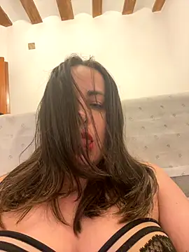 Snapshot of laarti chatting on October 2025 03:00:01 PM laarti online show from October 2025 03:00:01 PM