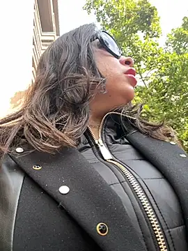 Snapshot of laarti chatting on October 2025 09:53:02 AM laarti online show from October 2025 09:53:02 AM