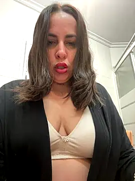 Snapshot of laarti chatting on October 2025 11:29:02 PM laarti online show from October 2025 11:29:02 PM