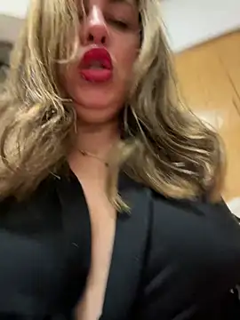 Snapshot of laarti chatting on February 2026 10:21:01 PM laarti online show from February 2026 10:21:01 PM