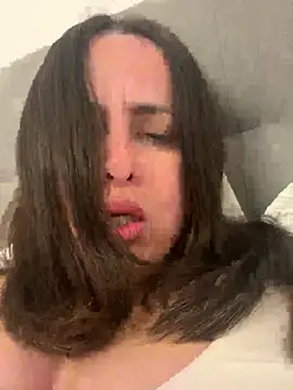 Snapshot of laarti chatting on October 2025 08:53:02 PM laarti online show from October 2025 08:53:02 PM