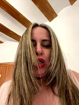 Snapshot of laarti chatting on January 2026 11:32:01 PM laarti online show from January 2026 11:32:01 PM