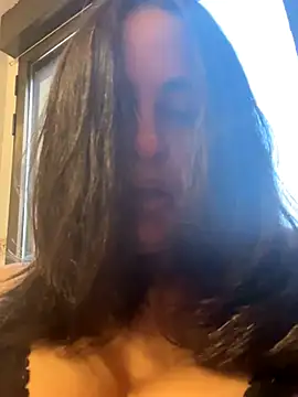 Snapshot of laarti chatting on November 2025 03:50:01 PM laarti online show from November 2025 03:50:01 PM