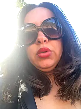 Snapshot of laarti chatting on October 2025 01:23:02 PM laarti online show from October 2025 01:23:02 PM