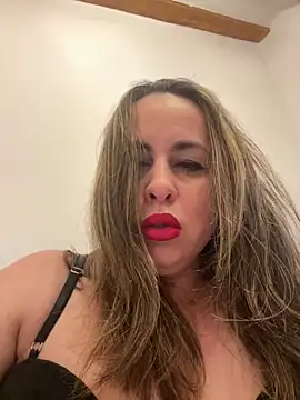 Snapshot of laarti chatting on February 2026 12:34:02 PM laarti online show from February 2026 12:34:02 PM