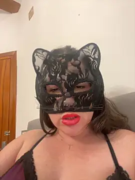 Snapshot of laarti chatting on November 2025 04:51:01 PM laarti online show from November 2025 04:51:01 PM