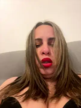 Snapshot of laarti chatting on January 2026 09:00:02 PM laarti online show from January 2026 09:00:02 PM