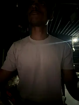 Snapshot of Loveinsync chatting on November 2025 08:58:02 AM Loveinsync online show from November 2025 08:58:02 AM