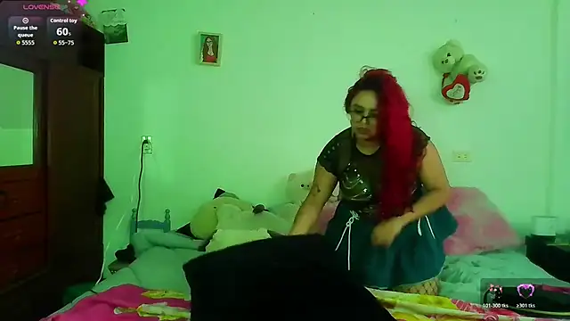 EstefyTabbo online show from May 2026 08:41:01 PM