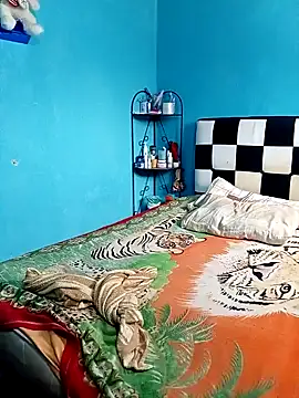 DivinaTransStrella online show from October 2025 04:37:01 PM