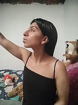 Ariell Kieran online show from July 2026 07:48:01 PM