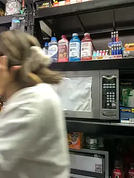 Andrea18 blonde online show from February 2026 02:55:02 PM