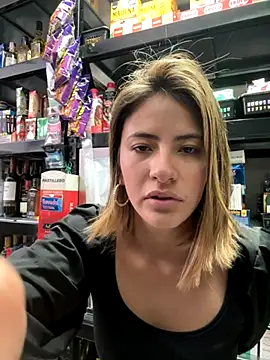 Andrea18 blonde online show from October 2025 03:56:02 PM