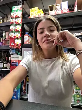 Andrea18 blonde online show from December 2025 05:36:01 PM