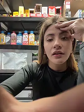 Andrea18 blonde online show from February 2026 02:05:01 PM