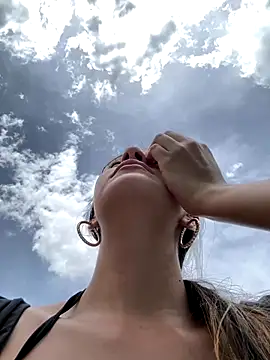 Andrea18 blonde online show from October 2025 05:37:02 PM