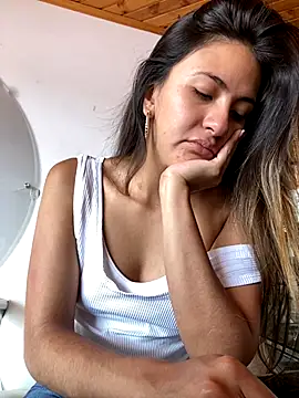 Andrea18 blonde online show from October 2025 03:44:02 PM