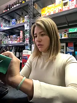 Andrea18 blonde online show from November 2025 02:50:01 PM